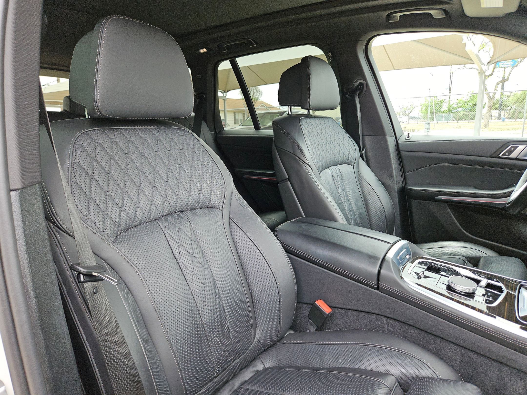 Used 2025 BMW X5 xDrive50e AWD/4WD image 30