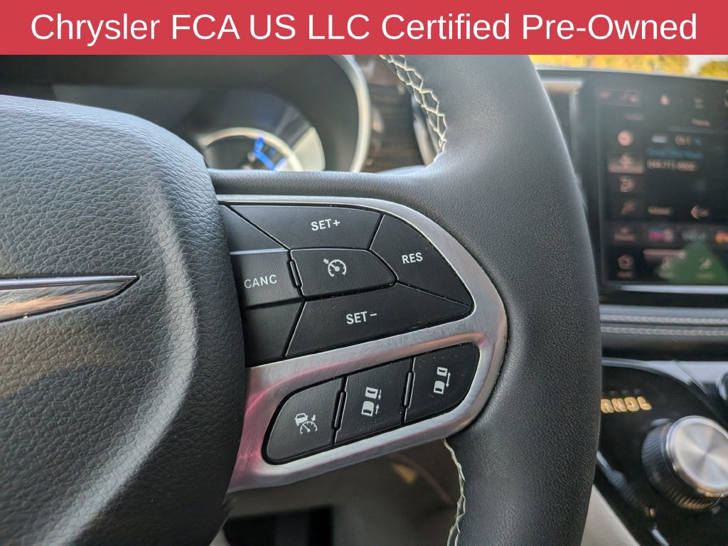 Used 2023 Chrysler Pacifica Limited FWD image 22