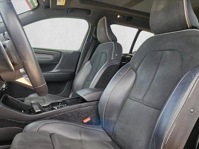 Used 2019 Volvo XC40 T5 R-Design AWD/4WD image 16