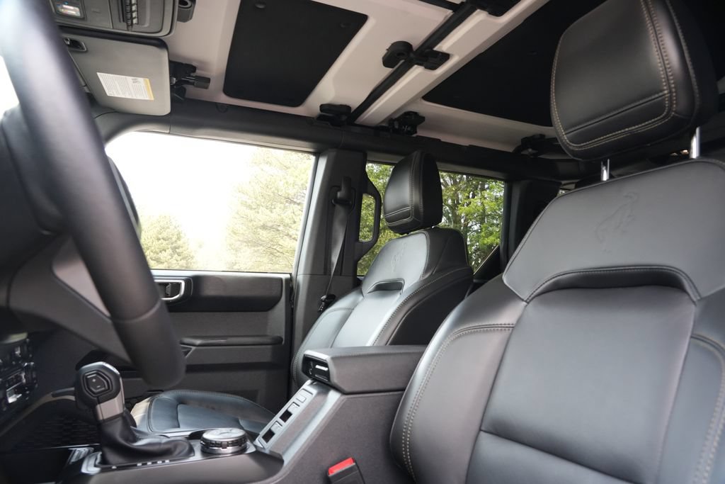 Used 2025 Ford Bronco Badlands AWD/4WD image 16