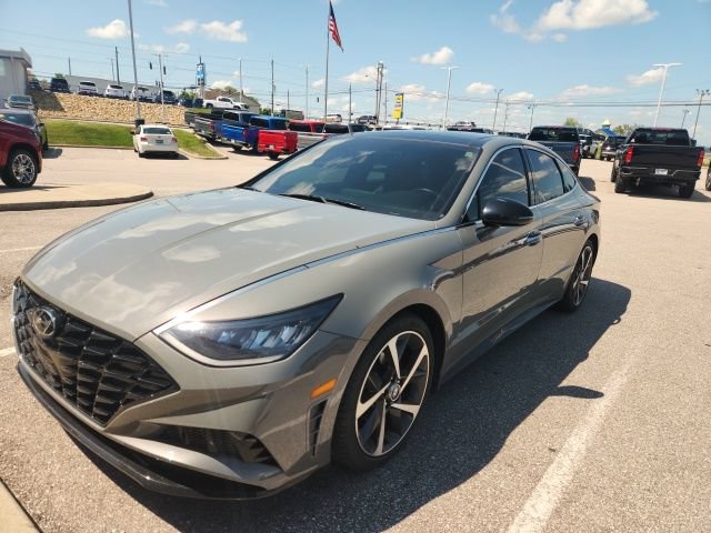 Used 2022 Hyundai Sonata SEL Plus FWD image 2