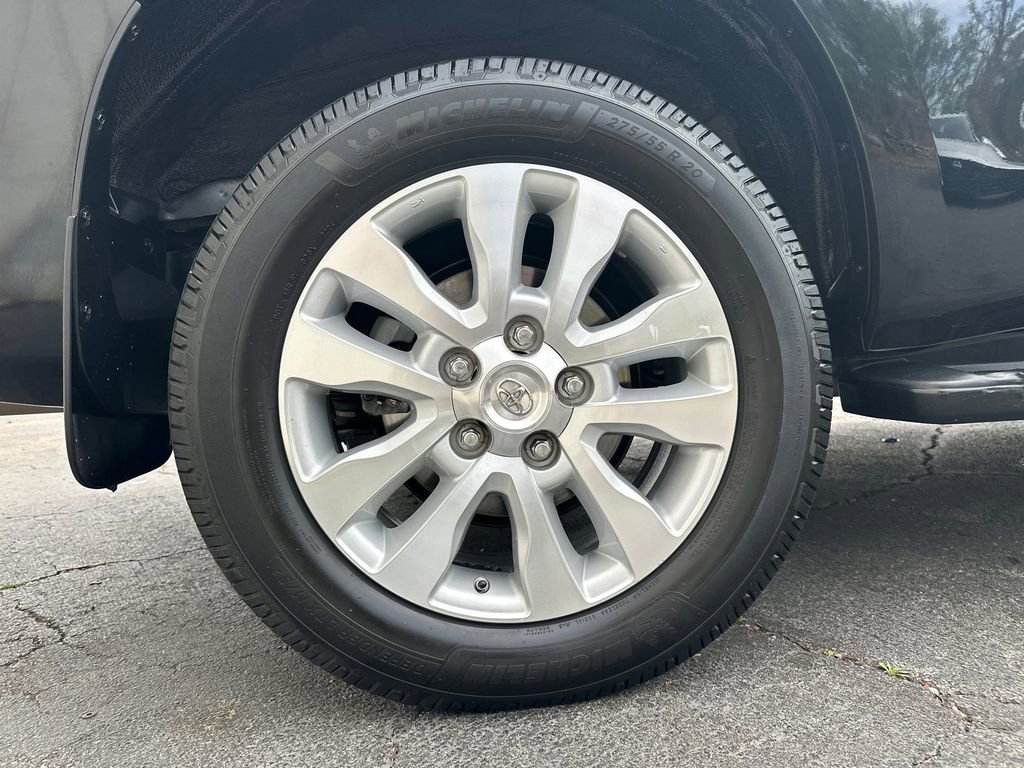 Used 2018 Toyota Sequoia Platinum image 18