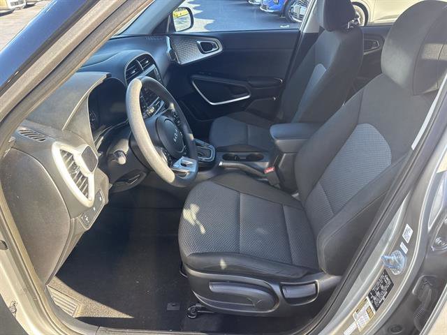 Used 2022 Kia Soul LX image 10