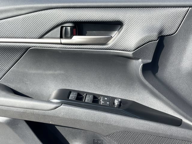 Used 2026 Toyota Camry SE FWD image 25