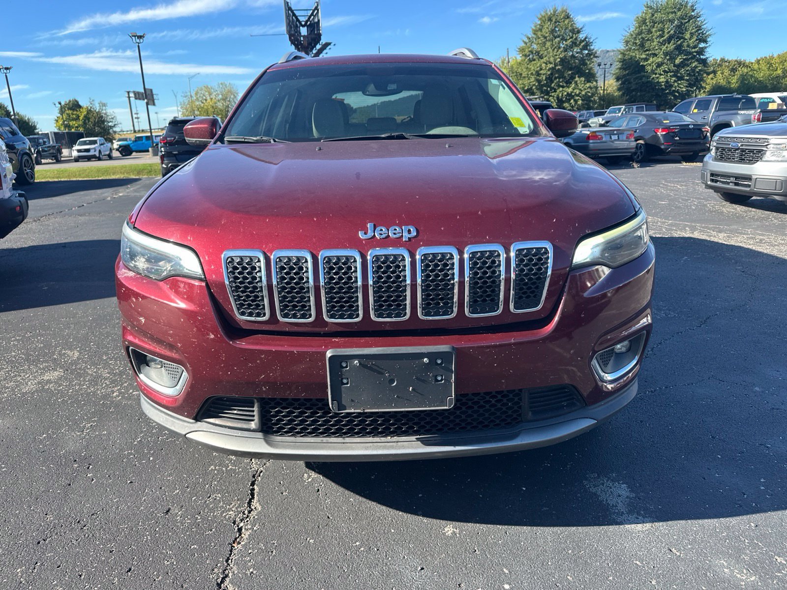 Used 2019 Jeep Cherokee Limited AWD/4WD image 2