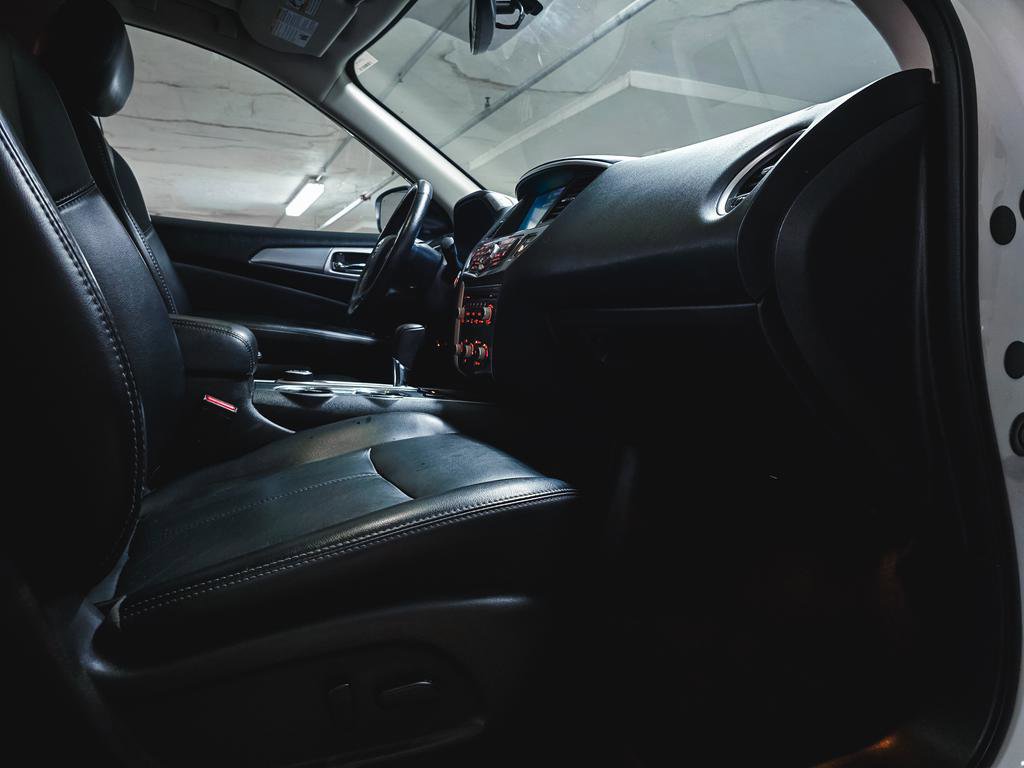 Used 2020 Nissan Pathfinder SL AWD/4WD image 37