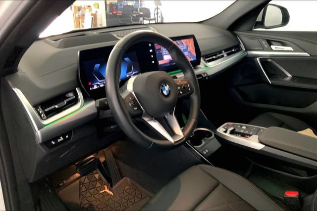 Used 2025 BMW X2 xDrive28i w/ Technology Package AWD/4WD image 7
