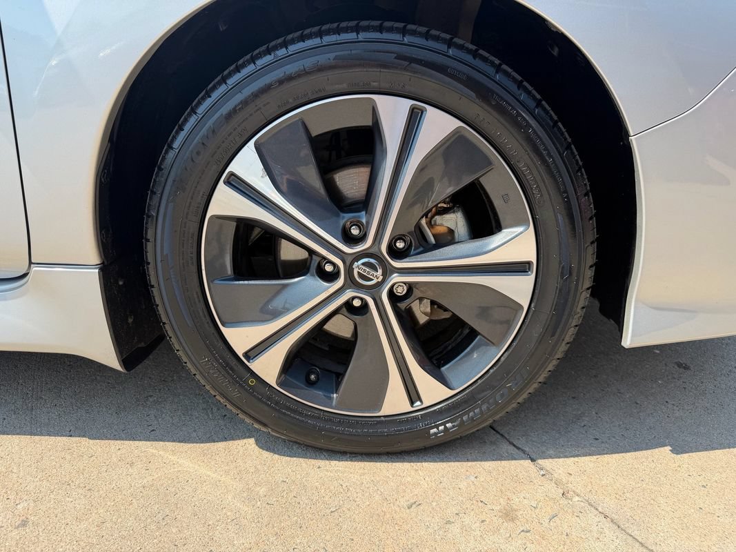 Used 2022 Nissan Leaf SV FWD image 45