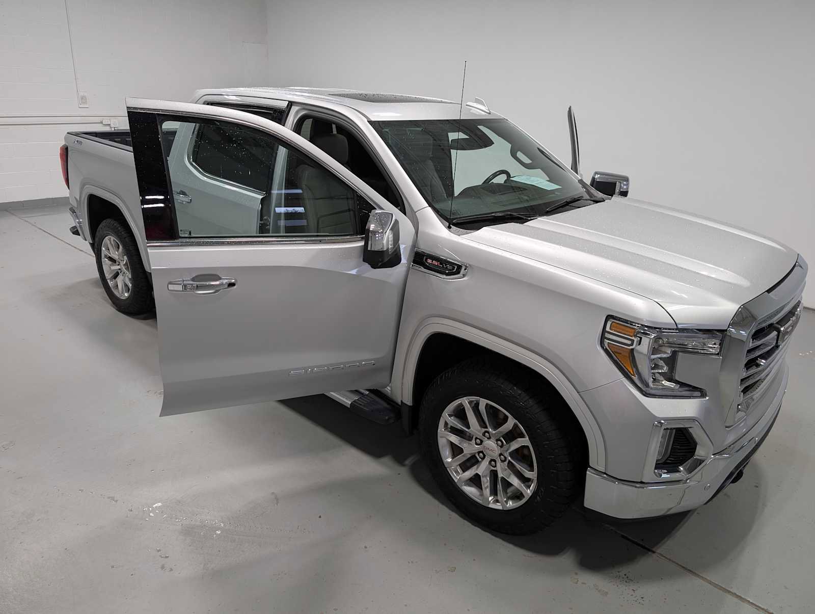 Certified 2020 GMC Sierra 1500 SLT w/ SLT Premium Plus Package AWD/4WD image 17