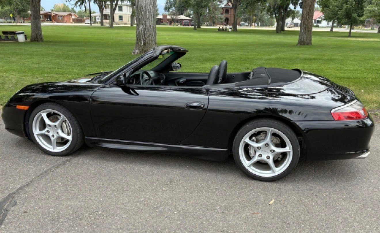 Used 2003 Porsche 911 Carrera 4 AWD/4WD image 3