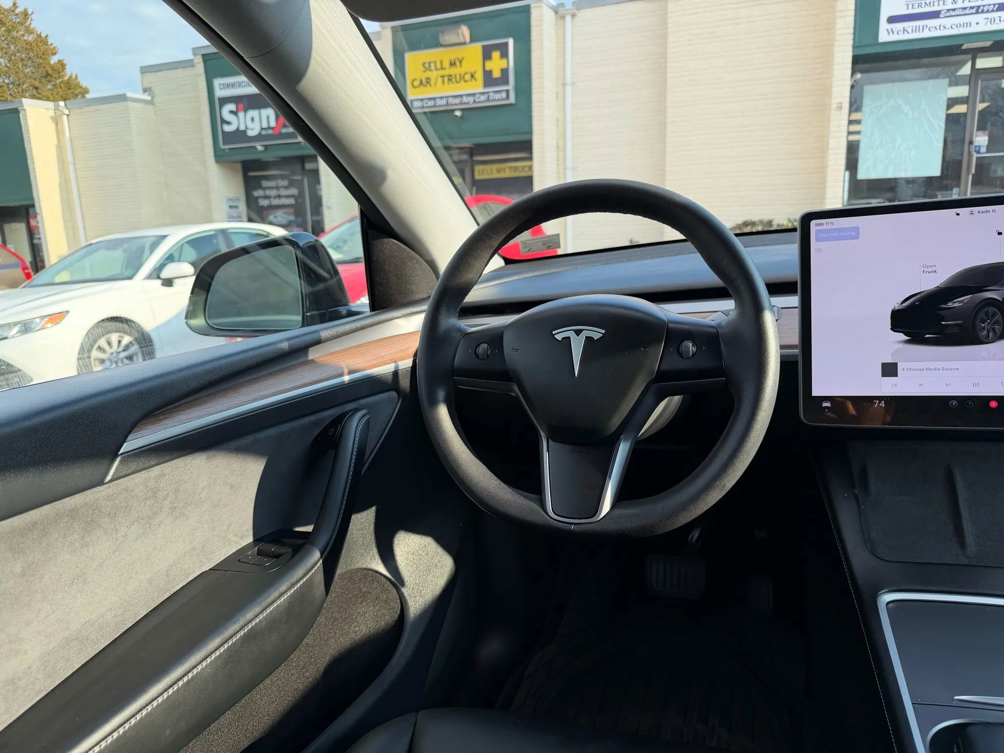 Used 2025 Tesla Model Y Long Range image 19