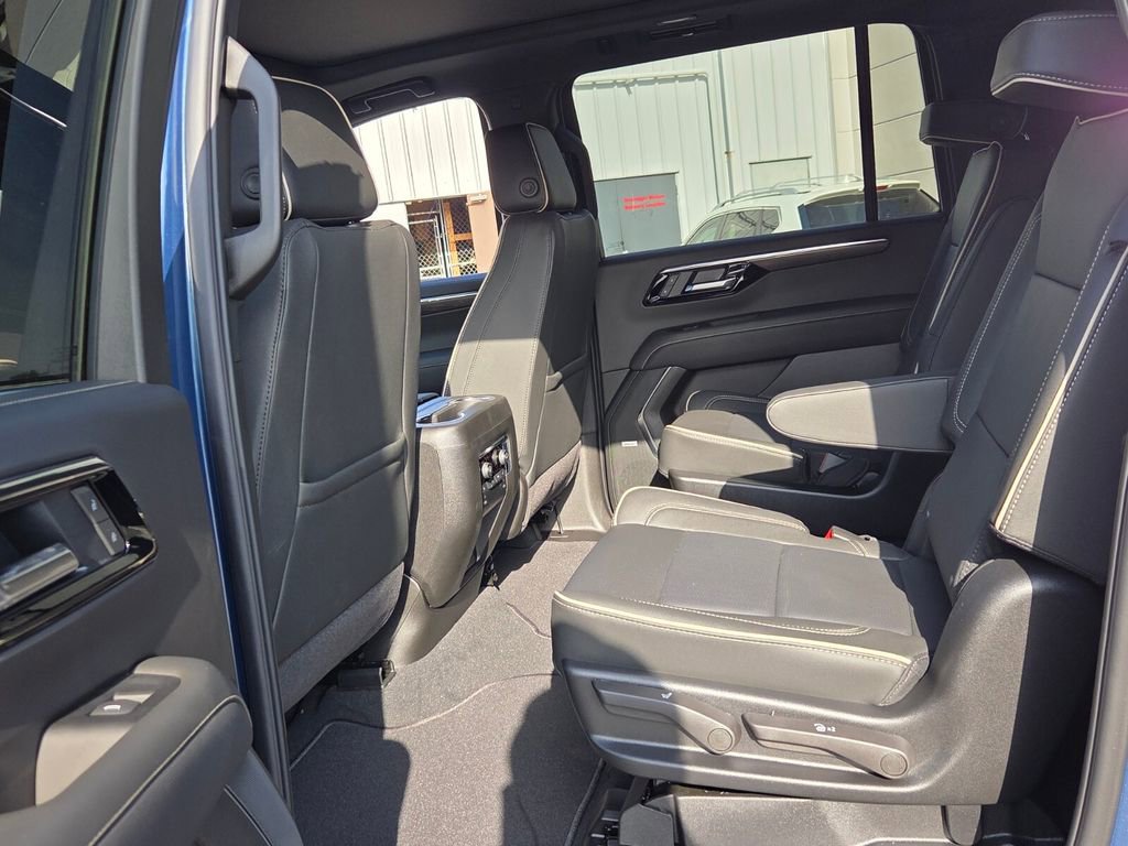 New 2026 Chevrolet Suburban Premier image 5