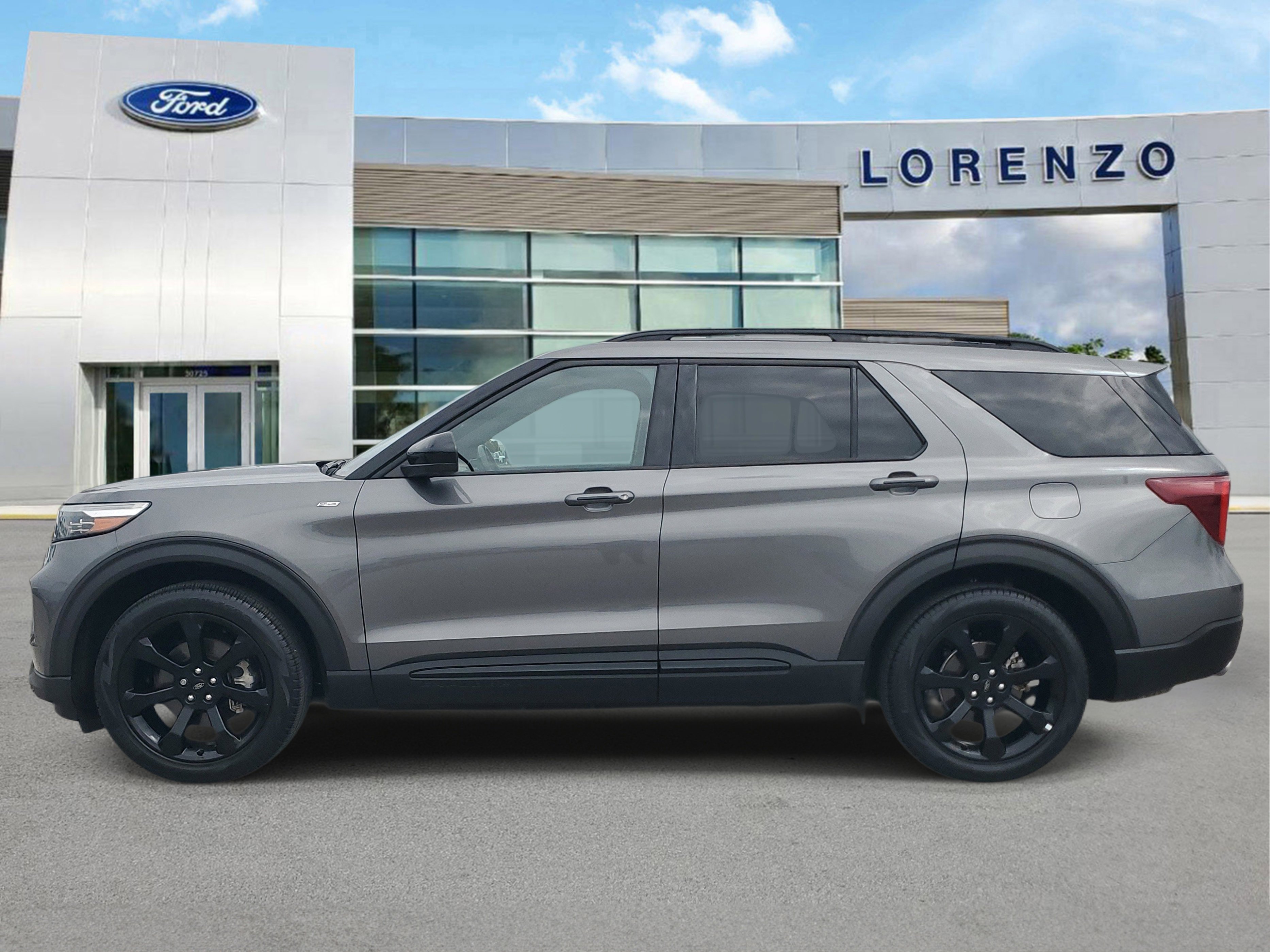 Used 2023 Ford Explorer ST-Line w/ Class IV Trailer Tow Package image 8
