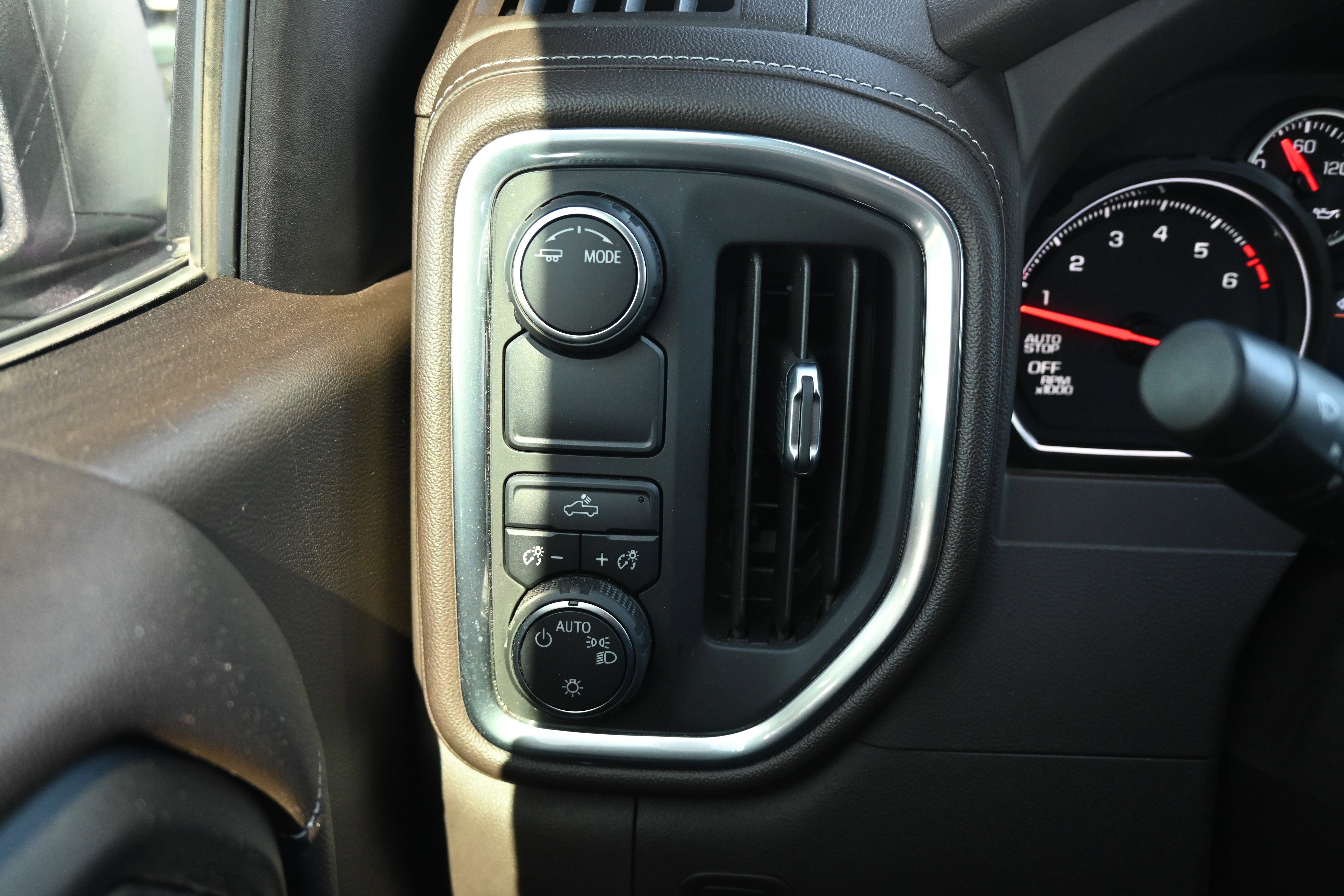 Used 2021 Chevrolet Silverado 1500 LT w/ LPO, Dark Essentials Package image 29