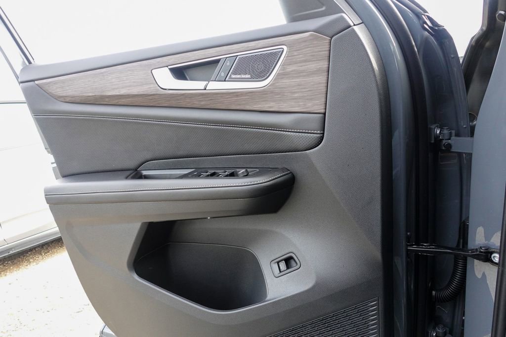 New 2026 Volkswagen Atlas SEL Premium R-Line image 17