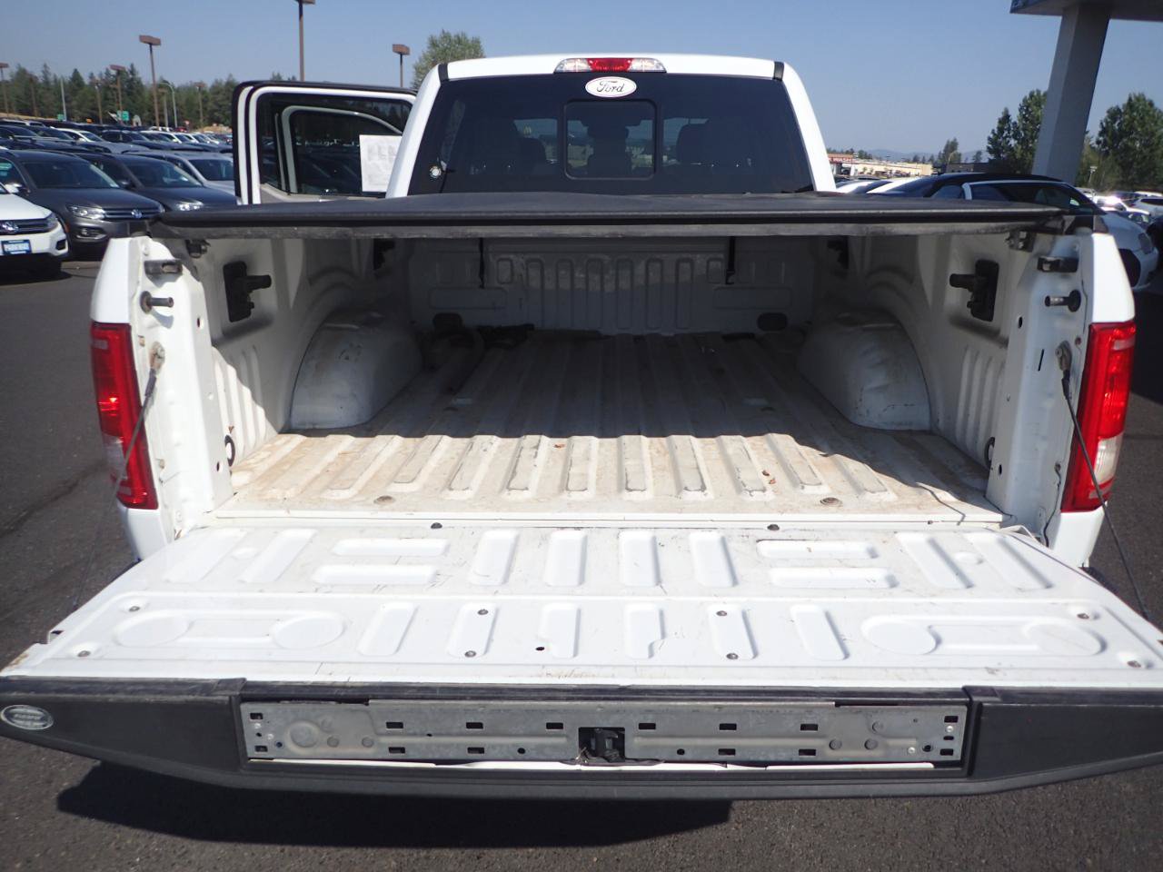 Used 2015 Ford F150 XLT w/ Equipment Group 302A Luxury AWD/4WD image 12