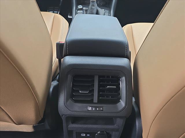 Used 2024 Volkswagen Tiguan SE R-Line FWD image 19