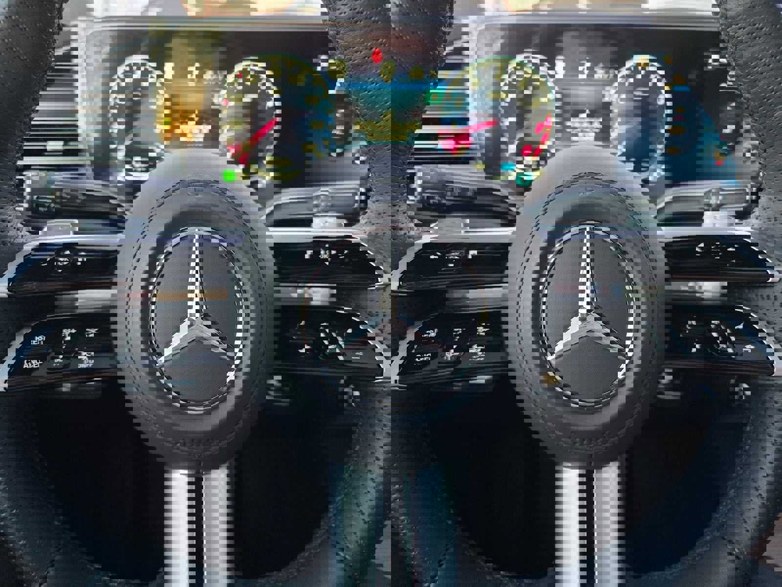 Used 2025 Mercedes-Benz GLS 580 4MATIC image 25