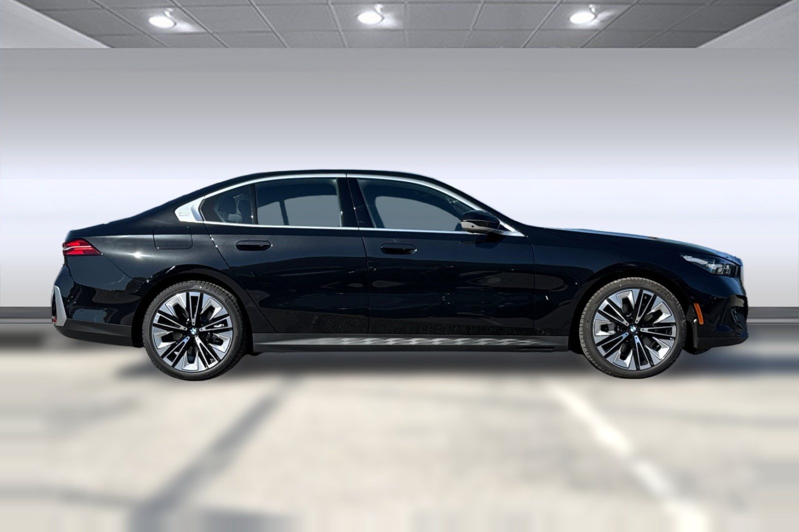 Used 2026 BMW 530i w/ Premium Package RWD image 8