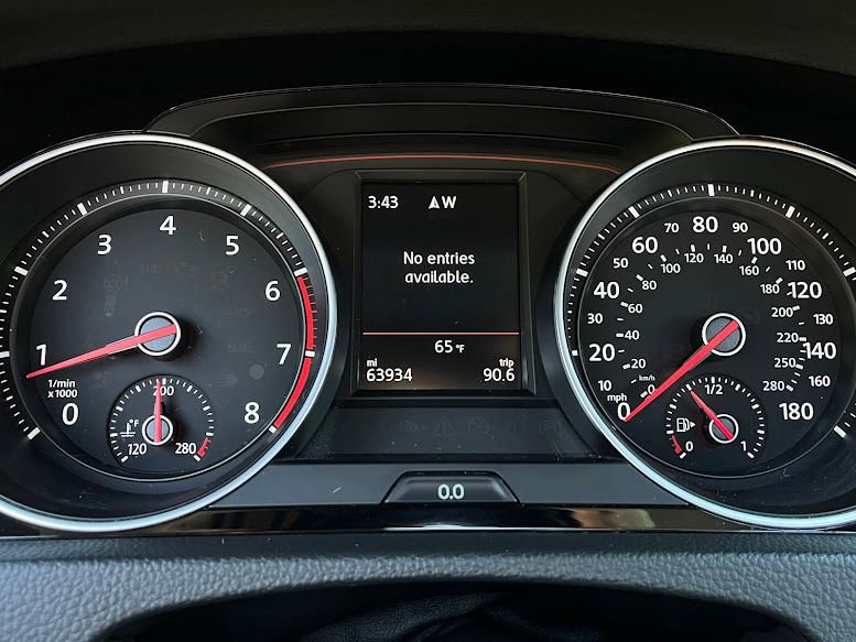 Used 2019 Volkswagen GTI SE FWD image 13