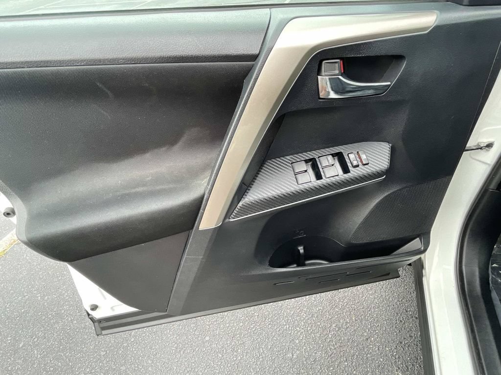 Used 2014 Toyota RAV4 XLE FWD image 16