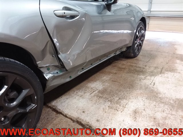 Used 2017 FIAT 124 Spider Abarth RWD image 14