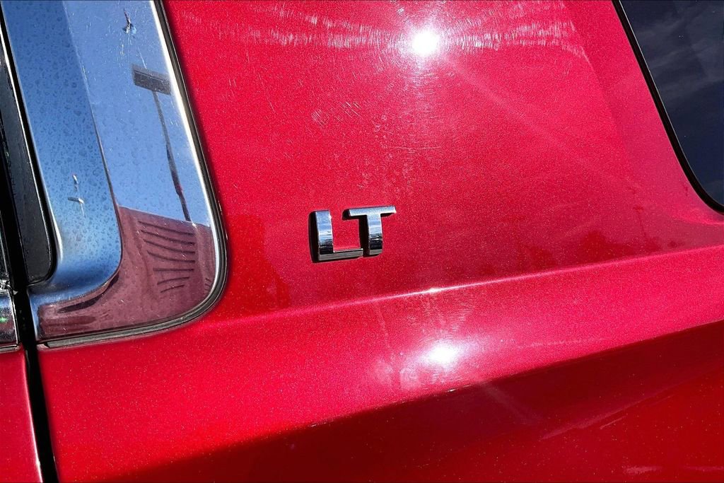 Used 2015 Chevrolet Suburban LT image 7