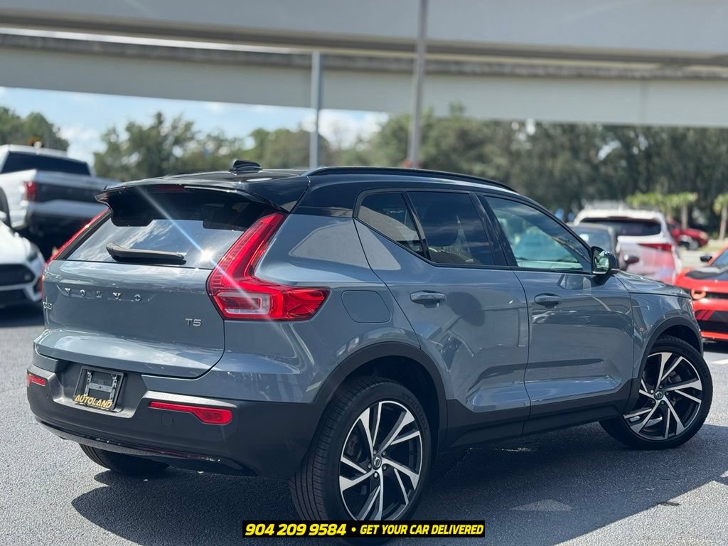 Used 2022 Volvo XC40 T5 R-Design w/ Climate Package AWD/4WD image 7