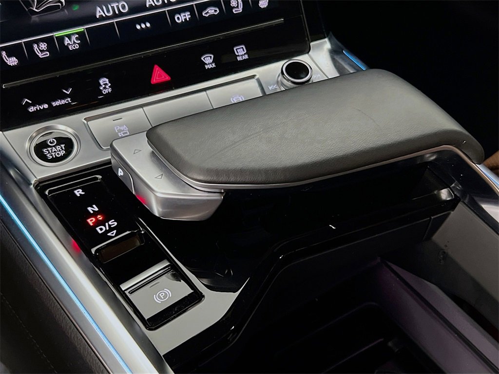 Certified 2022 Audi e-tron Prestige w/ Prestige Package image 19