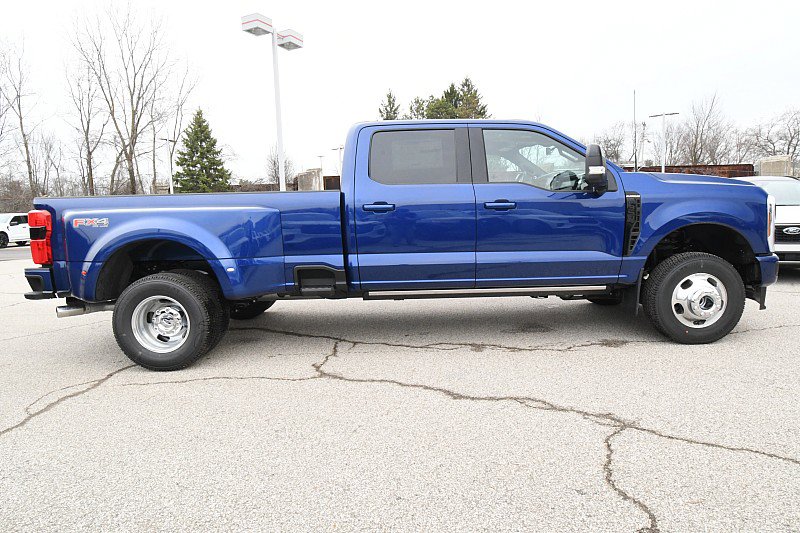 New 2026 Ford F350 Platinum w/ FX4 Off-Road Package AWD/4WD image 9