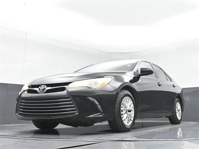 Used 2016 Toyota Camry LE image 39