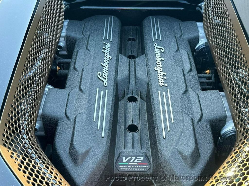 Used 2024 Lamborghini Revuelto AWD/4WD image 7
