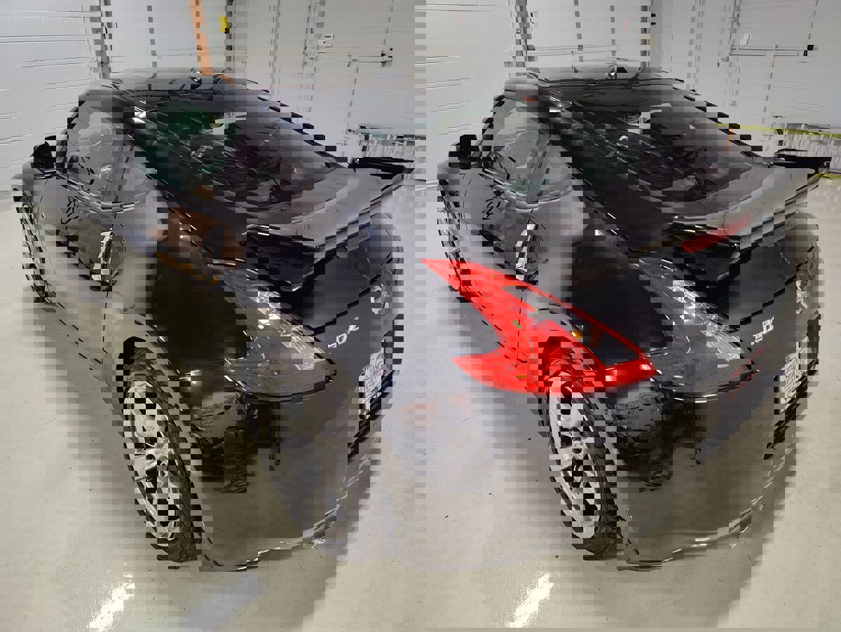 Used 2009 Nissan 370Z Touring image 17