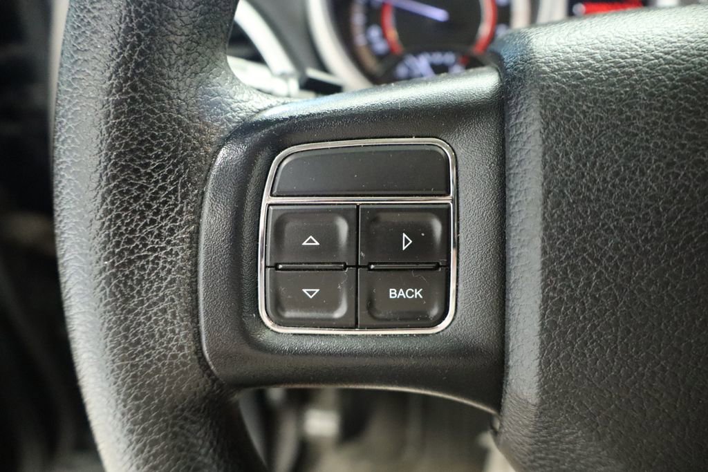 Used 2017 Dodge Journey SXT w/ Comfort/Convenience Group image 28
