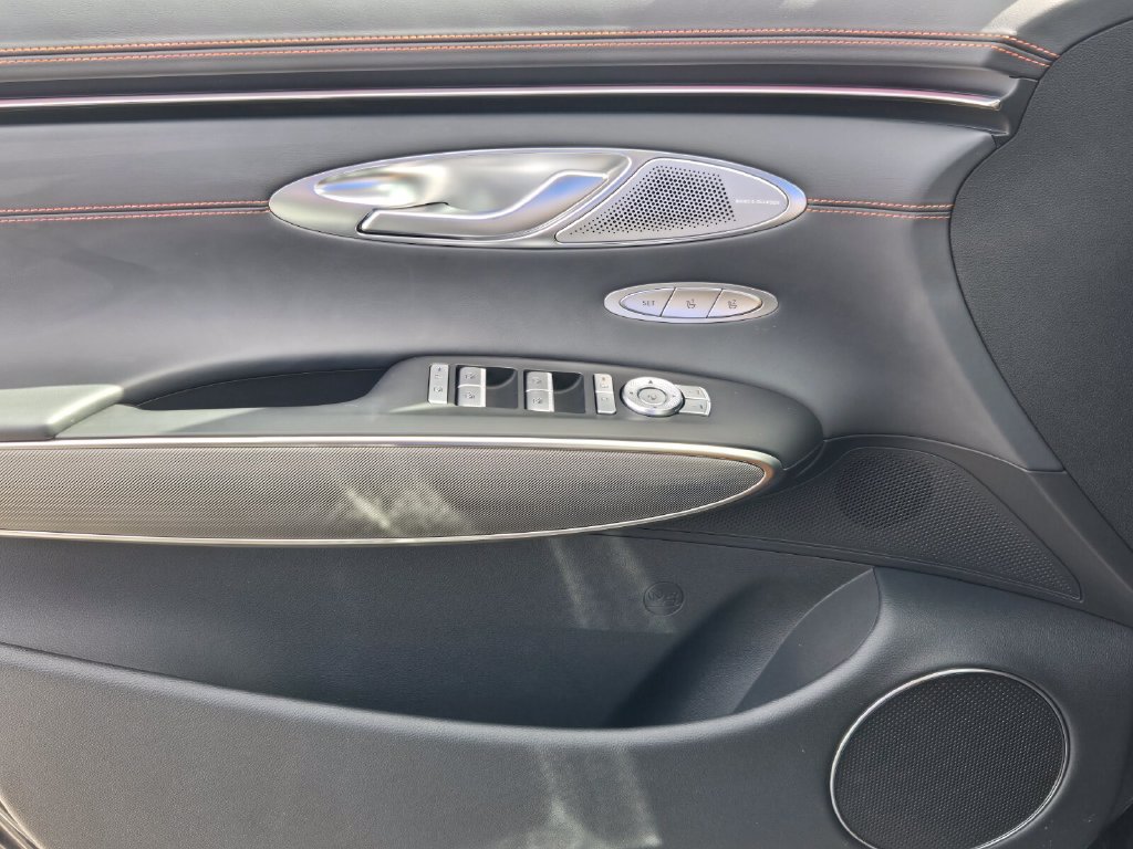 New 2027 Genesis GV70 2.5T Sport Prestige AWD/4WD image 13