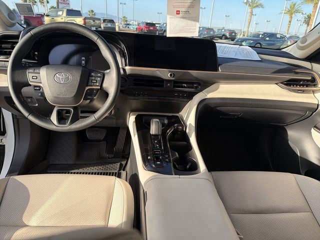 Certified 2024 Toyota Crown AWD/4WD image 14
