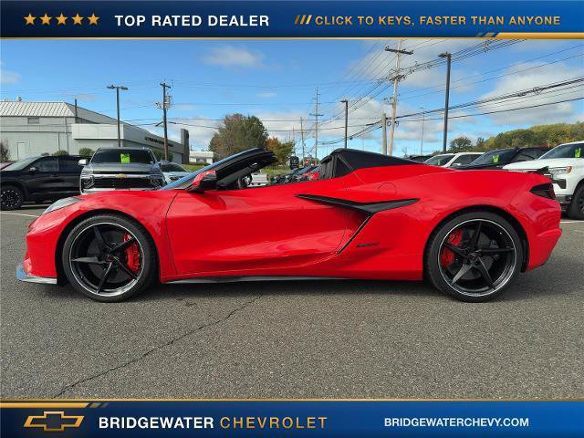 Used 2025 Chevrolet Corvette E-Ray AWD/4WD image 3