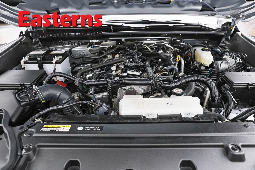 Used 2025 Toyota 4Runner SR5 AWD/4WD image 7