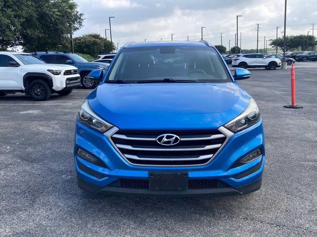 Used 2017 Hyundai Tucson SE Plus AWD/4WD image 2
