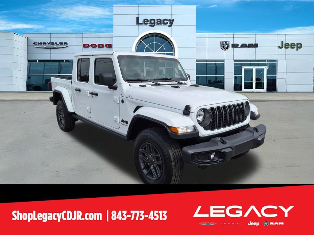 Used 2025 Jeep Gladiator Sport AWD/4WD image 1