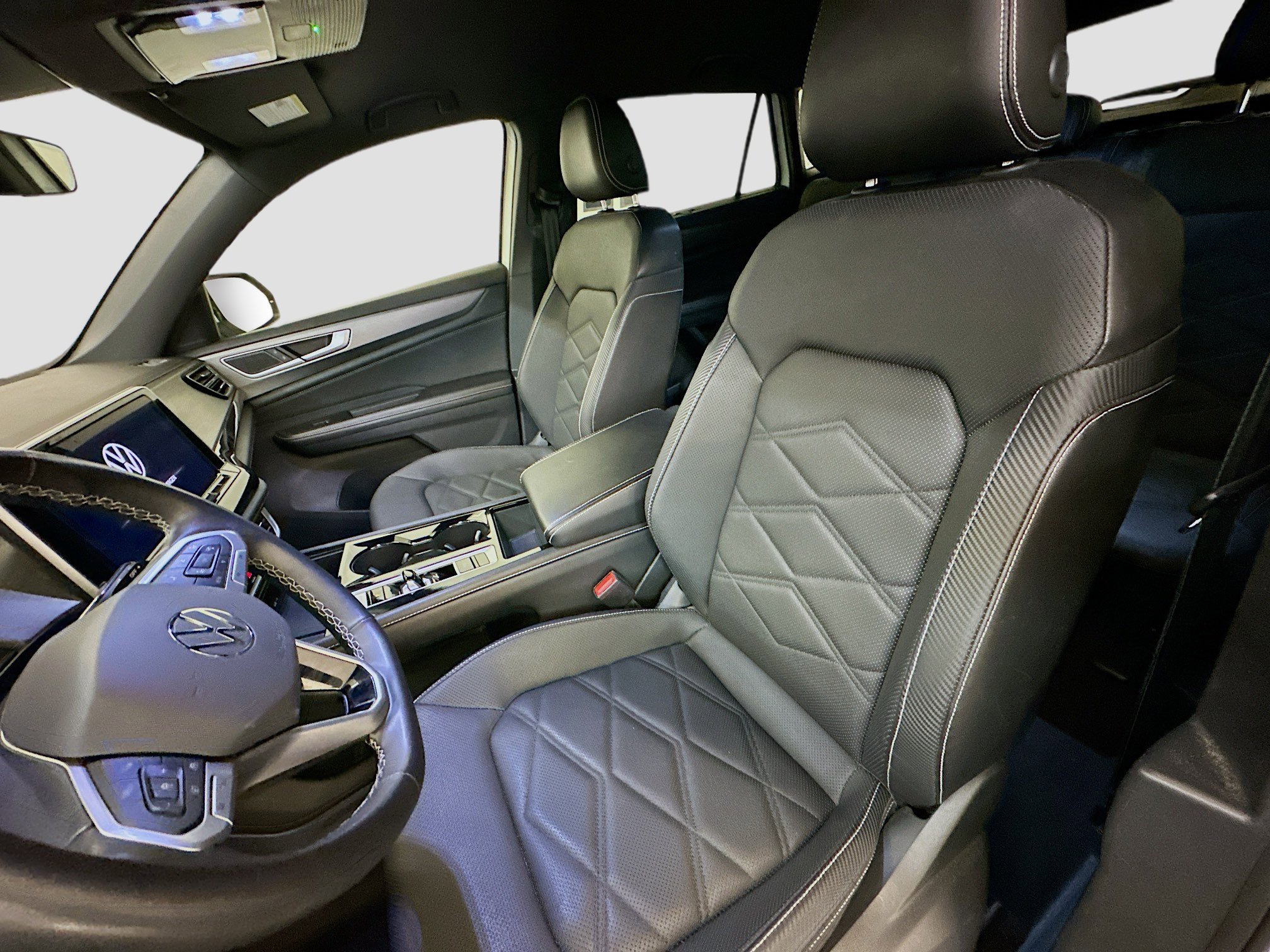 Used 2024 Volkswagen Atlas Cross Sport SE image 13