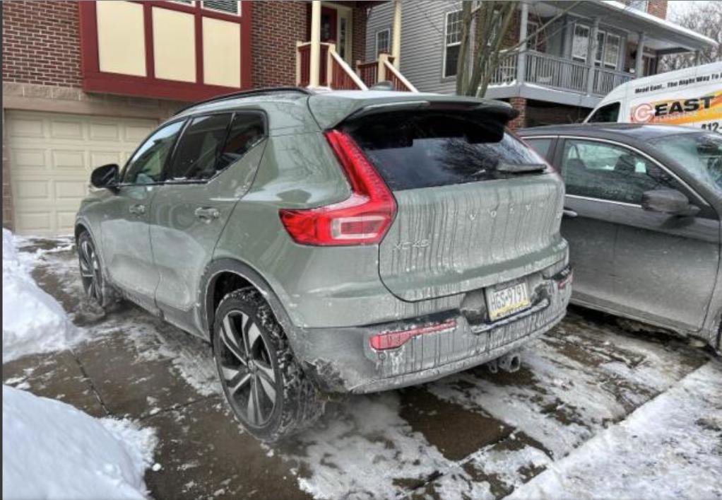 Used 2023 Volvo XC40 B5 Ultimate w/ Protection Package Premier image 15