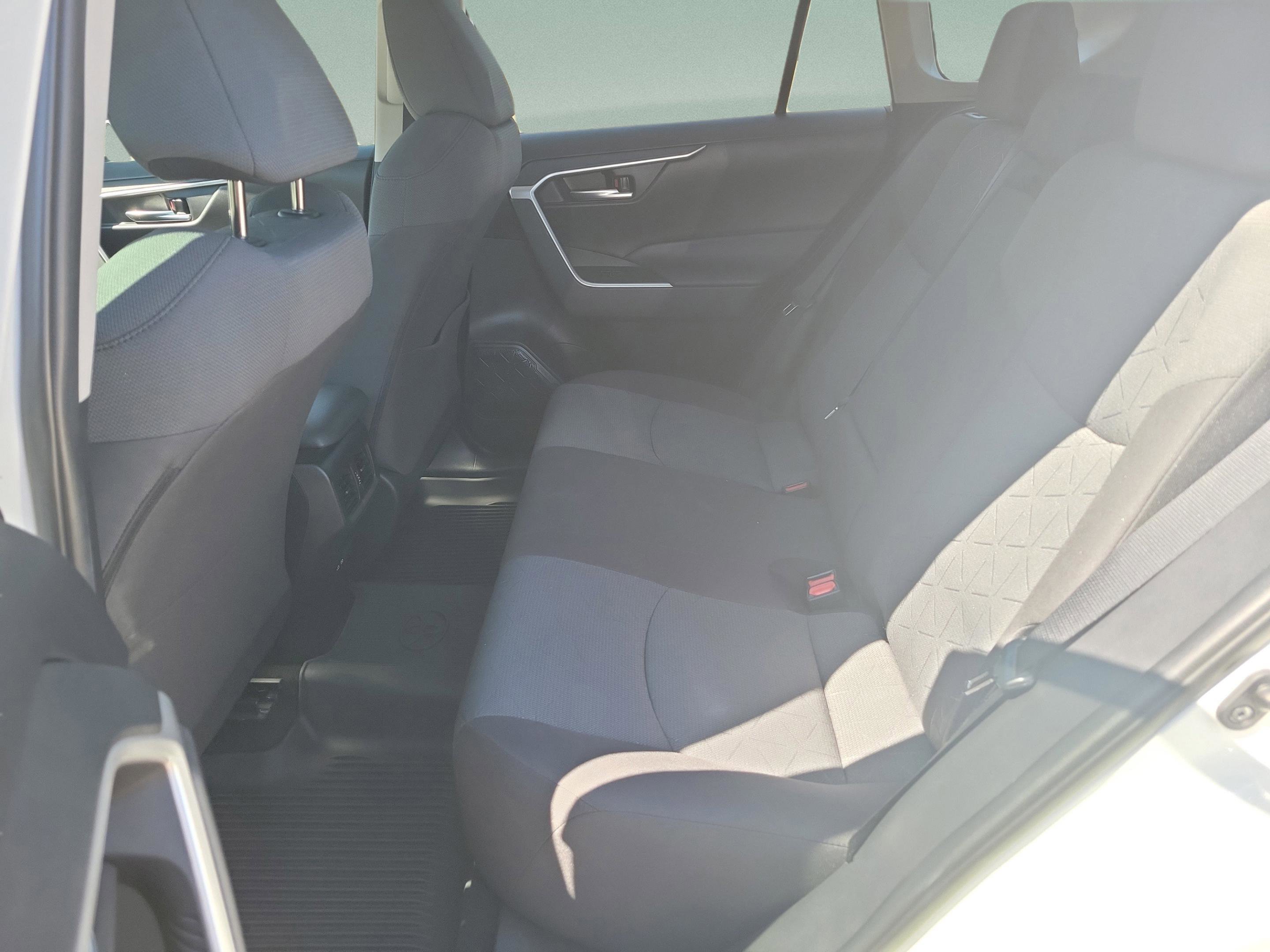 Used 2022 Toyota RAV4 XLE image 7