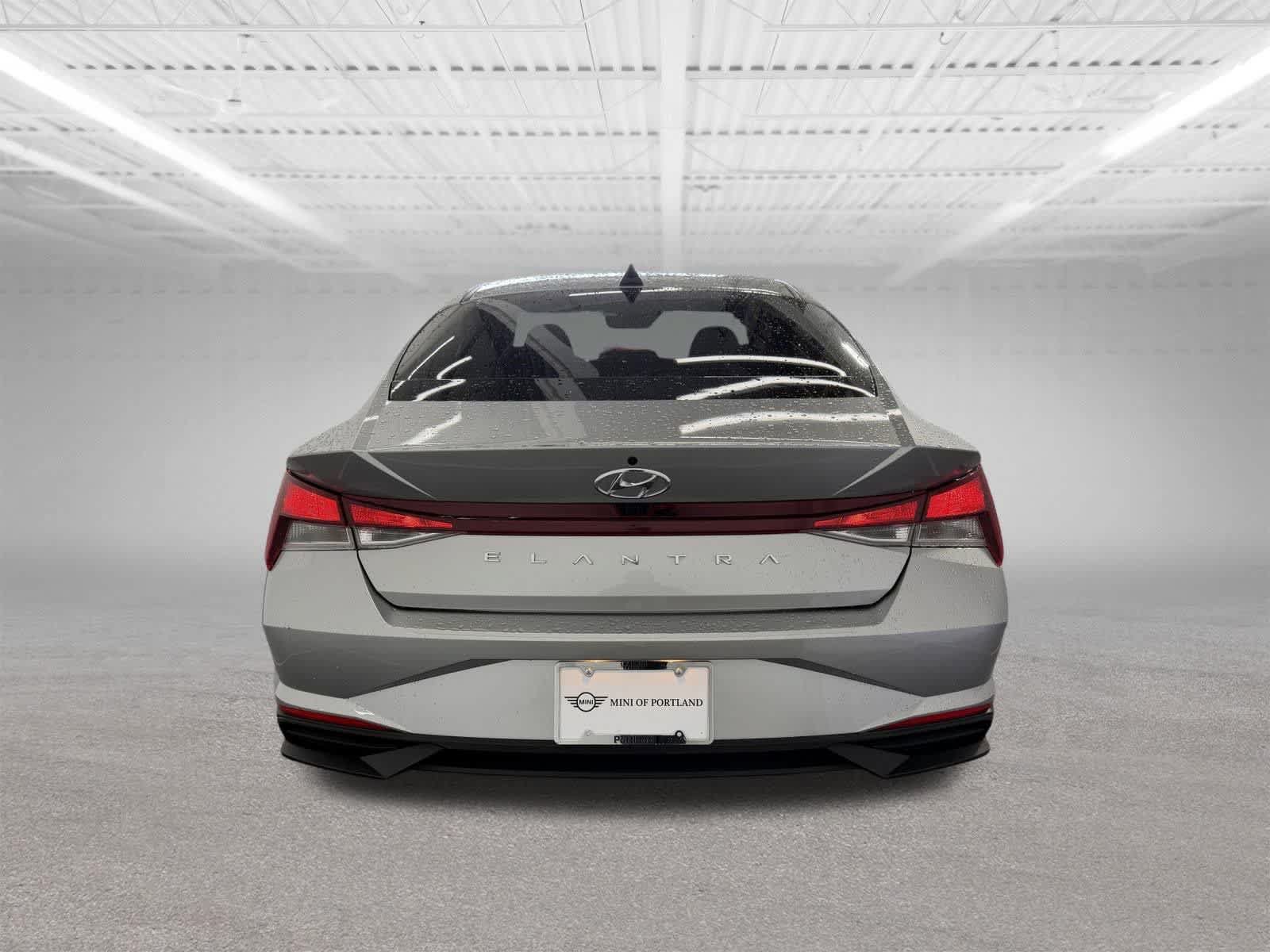 Used 2021 Hyundai Elantra SEL w/ Convenience Package FWD image 4