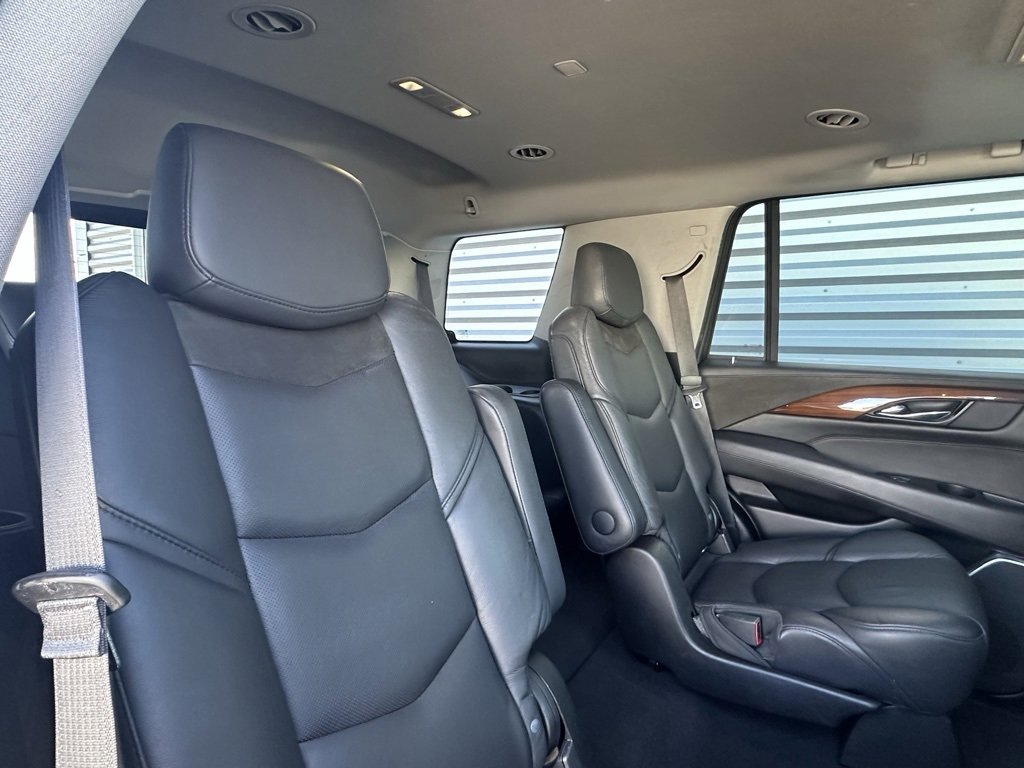 Used 2020 Cadillac Escalade Luxury image 29