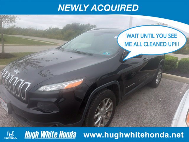 Used 2017 Jeep Cherokee Latitude AWD/4WD image 1