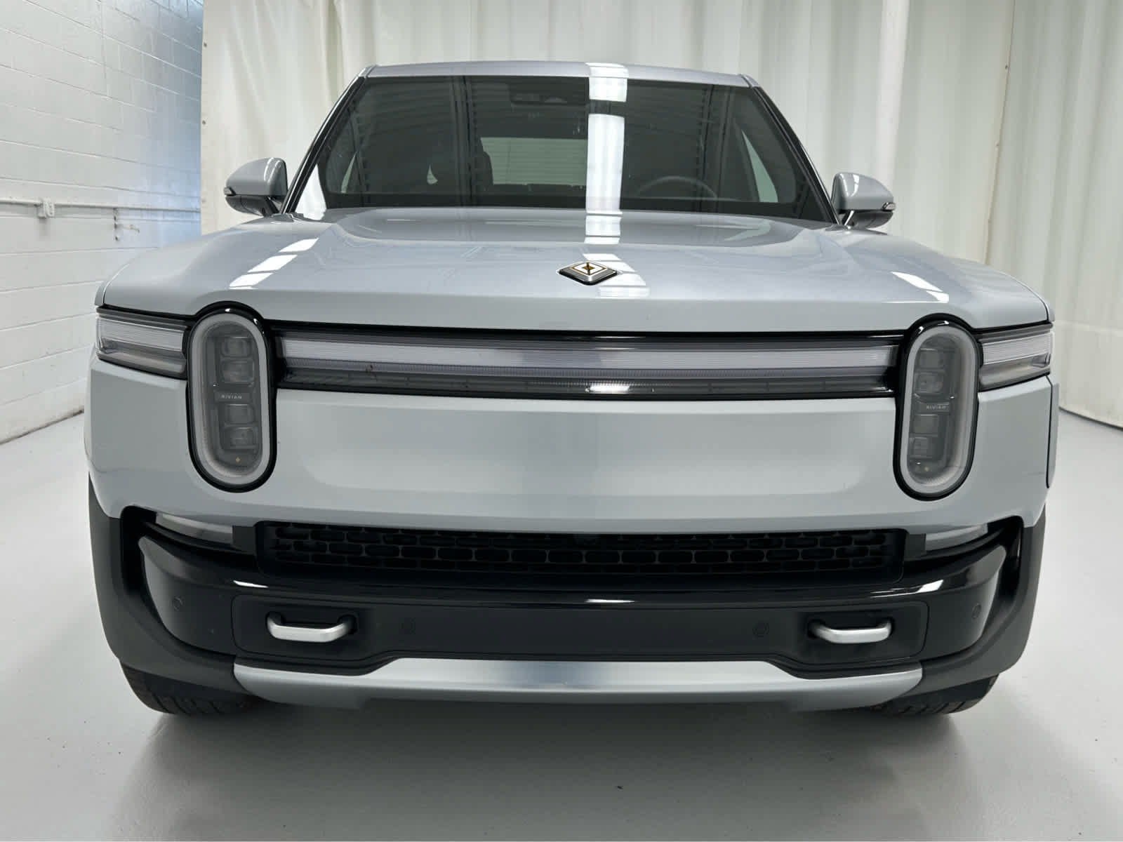 Used 2025 Rivian R1T Adventure Dual AWD/4WD image 5