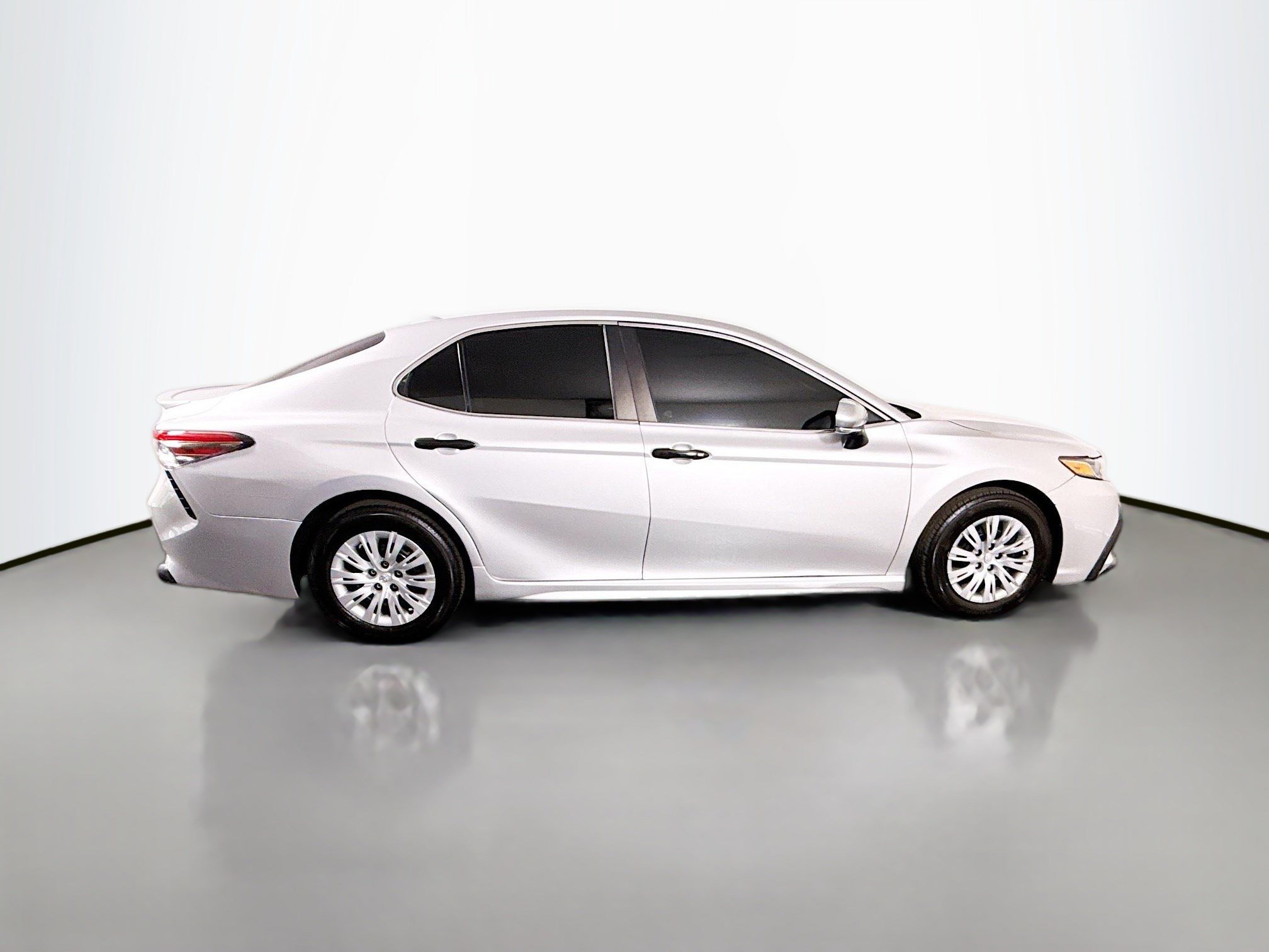 Used 2022 Toyota Camry SE w/ Convenience Package FWD image 11
