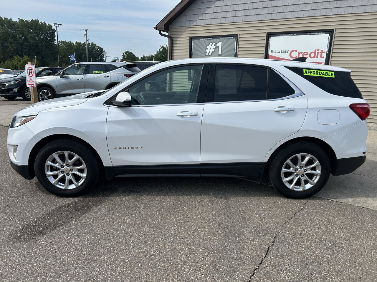 Used 2018 Chevrolet Equinox LT FWD image 8
