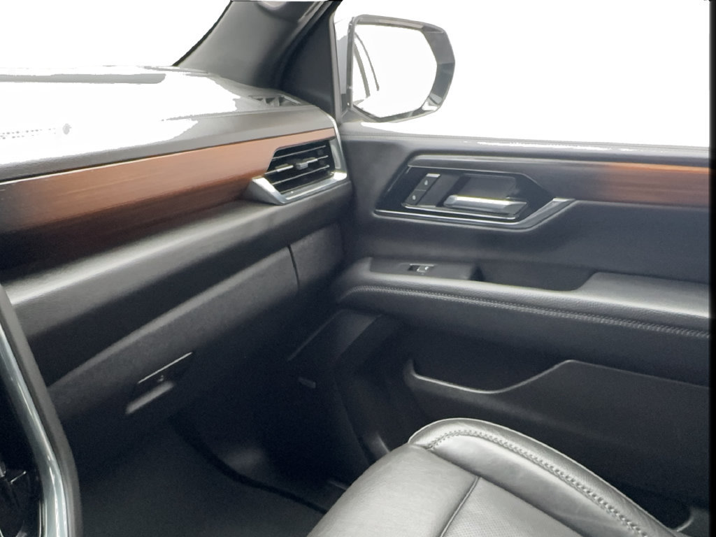 Used 2025 GMC Yukon Denali AWD/4WD image 48